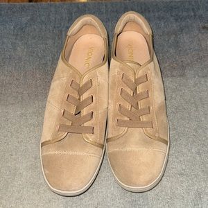 Vionic shoes